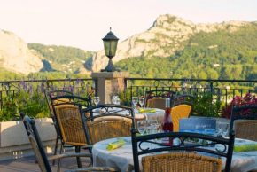  Logis Hotel La Porte des Cévennes  Андюз